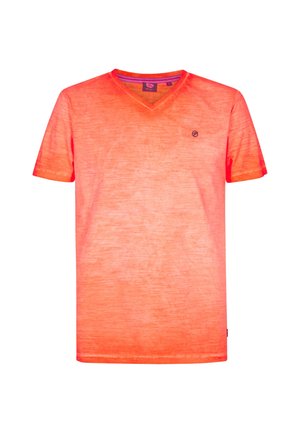 Petrol Industries, V-NECK  POLARISSUR - Tricou basic - fiery coral
