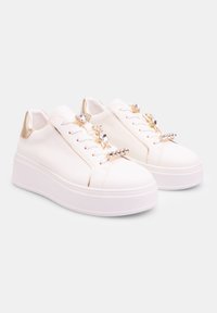 Bata Tossud - bianco