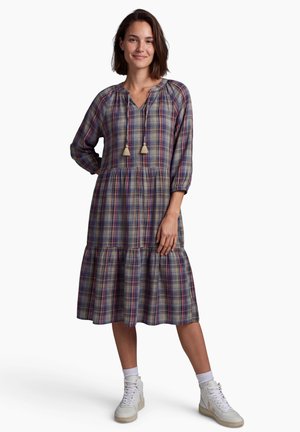 Cecil, KNEE-LENGTH PRINTED DRESS WITH SPLIT NECK - Robe de jour - creamy mocha