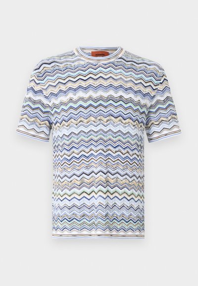 Short-sleeve knit top with multicolor zigzag pattern in shades of blue, beige, and white, featuring a round neckline and ribbed cuffs.
