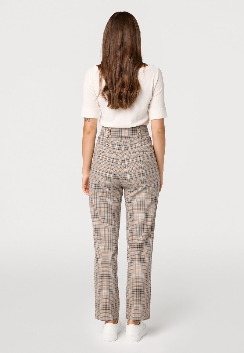 QUIOSQUE Chinos beige Zalando