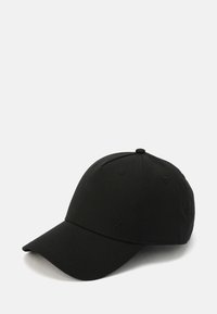 Gorra de béisbol de algodón negra con visera curvada, diseño de seis paneles y logotipo bordado en la parte frontal. Textura suave, correa ajustable en la parte posterior.