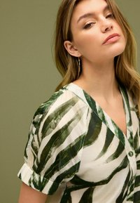 Next REGULAR FIT zielony