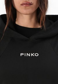 Pinko MEDIOCRE MAGLIA FELPA RICAMO LOGO  A FILO - Sportinis megztinis - nero limousine