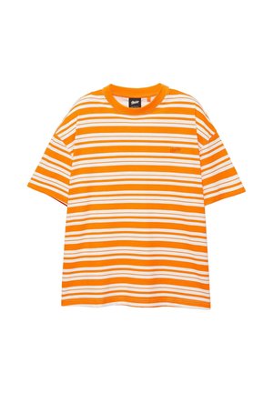 Oranje-wit horizontaal gestreept T-shirt met korte mouwen, een ronde hals en een klein geborduurd logo op de borst.