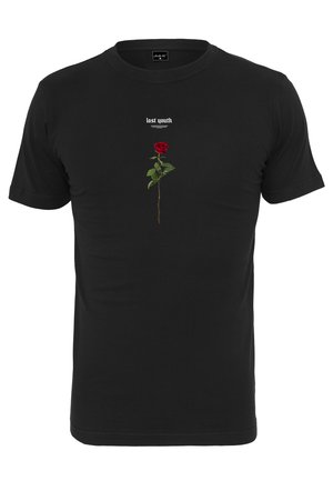 Zwarte katoenen t-shirt met een rode rozenafbeelding in het midden, vergezeld van de tekst "verloren jeugd" erboven in het wit. Korte mouwen en ronde hals.