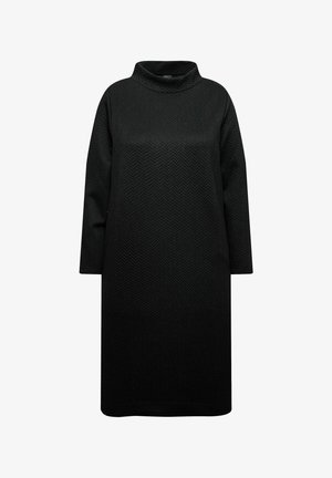 Sort knælang kjole med høj halsudskæring, lange ærmer og et struktureret herringbone-mønster. Blødt stof med en let struktureret form.