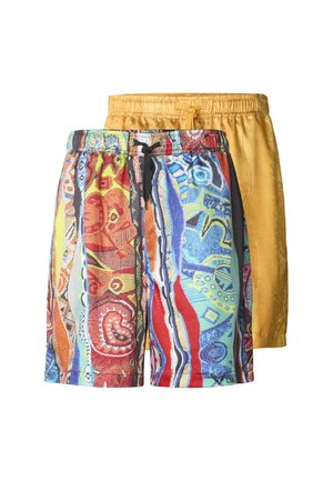 Due paia di pantaloncini con elastico in vita, uno con motivi astratti multicolore e coulisse nera, l'altro di colore giallo senape solido con coulisse abbinata.