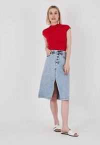 Herita BUTTONED STRAIGHT SLIT  - Jeanskjol - blue