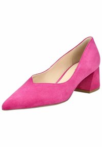 Décolleté in suede rosa con tacco basso, punta affilata e taglio a V. Superficie testurizzata, tacco rinforzato con base quadrata e interno liscio.