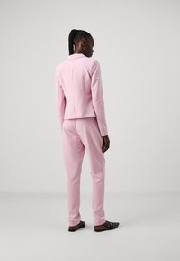 Vero Moda Tall VMALMA LOOSE - Bleizeris - cherry blossom