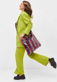 Nobo MAXI - Cabas - kolorowa