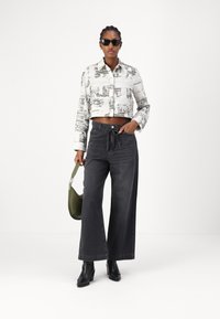 DAY Birger et Mikkelsen ELIJAH czarny