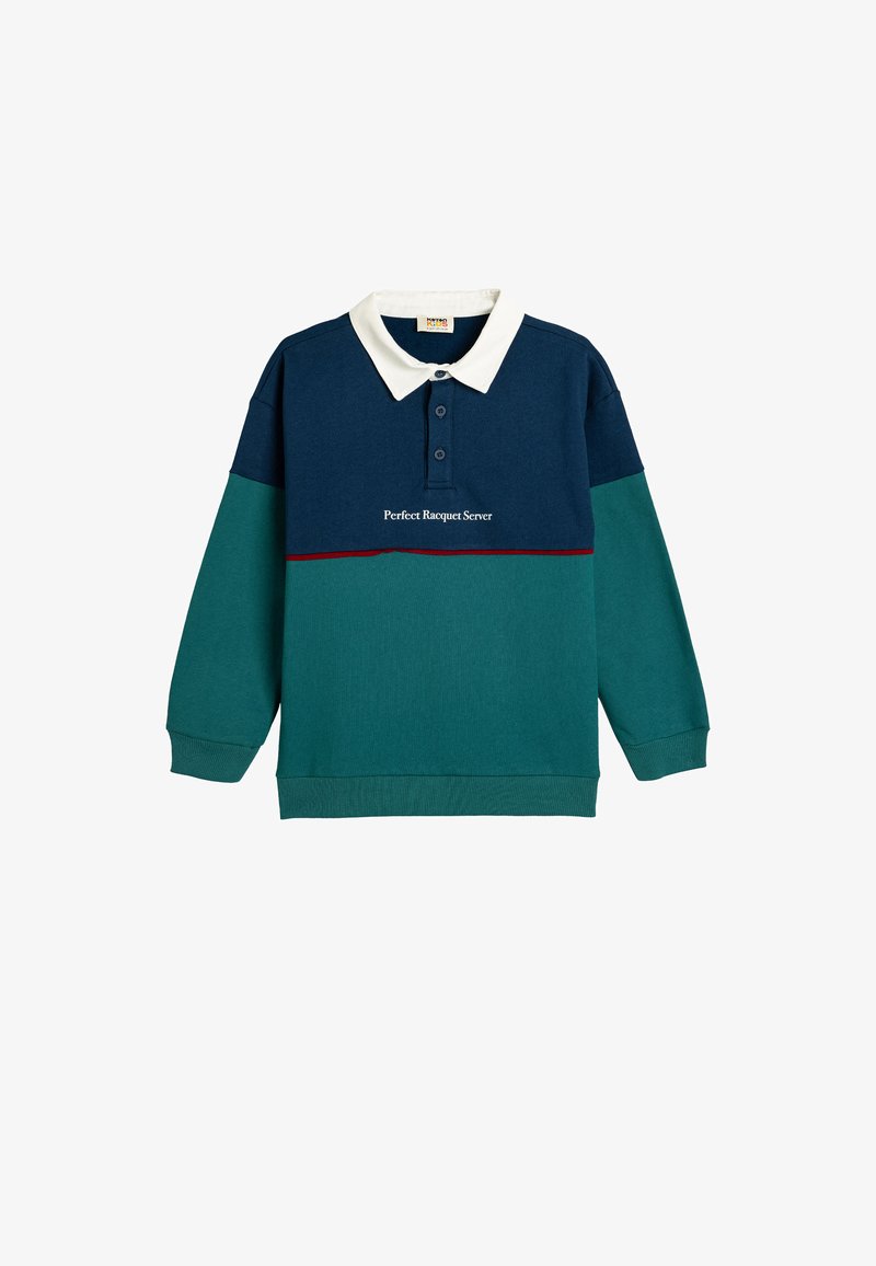 Felpa polo nei colori blu navy, verde e turchese. Presenta un colletto bianco, tre bottoni e la scritta "Perfect Racquet Server" in bianco.