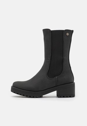 Stivaletti con plateau - black