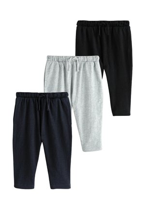 Trei perechi de pantaloni jogger în nuanțele bleumarin, gri și negru. Fiecare are o talie elastică cu șnur și glezne strânse.