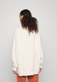 Nike Sportswear Sudadera - white