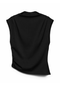 Sort ærmeløs top lavet af blødt stof med rund halsudskæring og draperet design med subtil rynkedetalje i siden.
