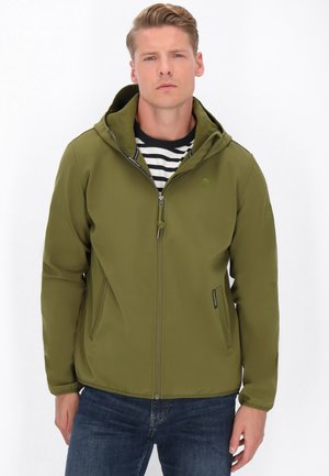 Olivgrüne Jacke mit Kapuze, Reißverschluss vorne, weichem Innenfutter und Seitentaschen, über einem schwarz-weißen gestreiften Hemd getragen.