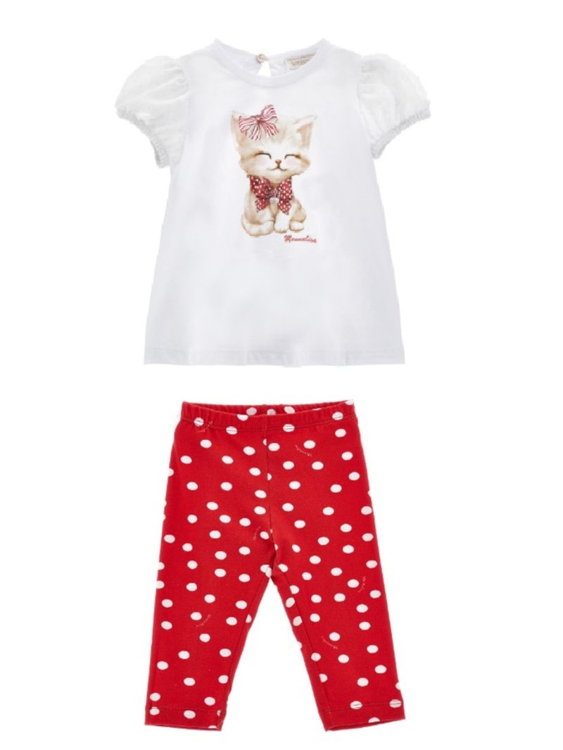 Top blanco de manga corta con un diseño de gato estampado y un lazo rosa, combinado con leggings rojos con lunares blancos. Tejido suave y estampado divertido.