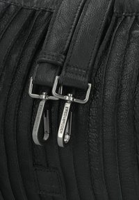 FREDsBRUDER SAY HELLO - Borsa a mano - black