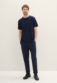 TOM TAILOR MIT STRUKTUR - T-shirt basic - sky captain blue