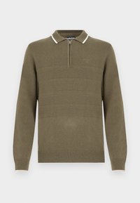 Sweater de malha verde oliva para homem, com mangas longas, frente com meia zip, gola com acabamento branco e punhos e bainha canelados.