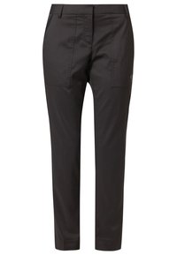 Černé kalhoty na míru s hladkou texturou, plochým předním dílem, dvěma bočními kapsami a úzkým střihem. Na boku je jemný detail s logem.