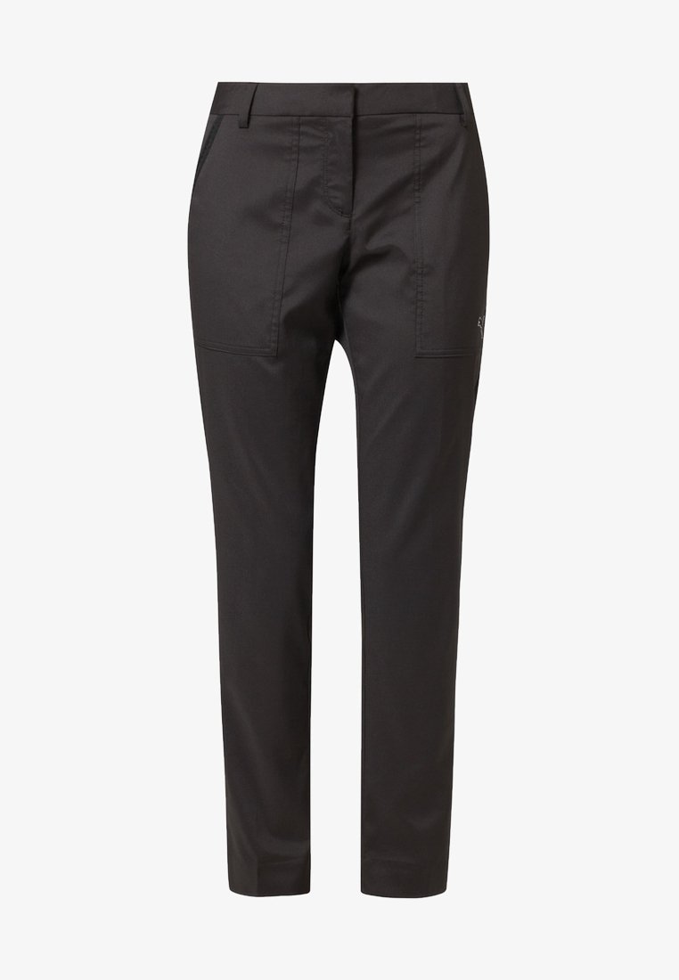 Černé kalhoty na míru s hladkou texturou, plochým předním dílem, dvěma bočními kapsami a úzkým střihem. Na boku je jemný detail s logem.