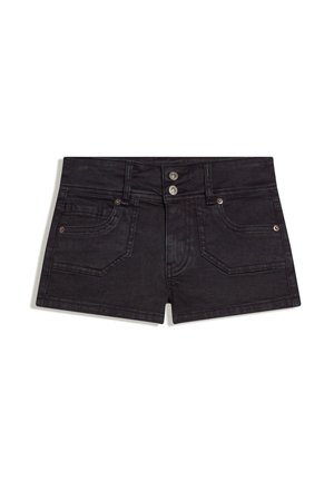 Zwarte denim shorts met dubbele knoopsluiting, zakken aan de voorkant en kleine metalen klinknagels op de zakken, weergegeven op een witte achtergrond.
