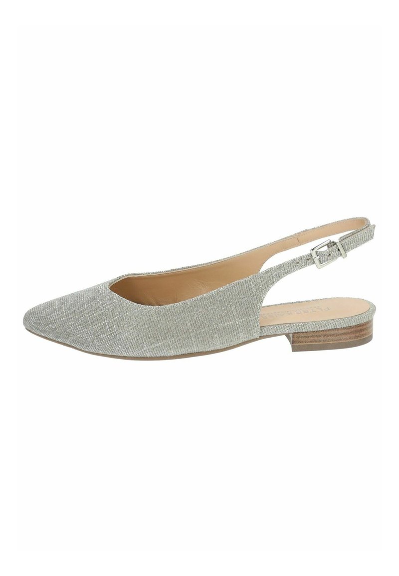 Chaussure à talon ouvert en tissu texturé gris clair avec un bout pointu et un petit talon en bois ; dotée d'une boucle en métal réglable pour un ajustement parfait.