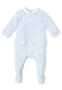 Conjunto para bebé de color azul claro con mangas largas, diseño de punto texturizado, cuello blanco y pantalones con pies. Presenta una insignia con la inscripción "Hola Amigo".