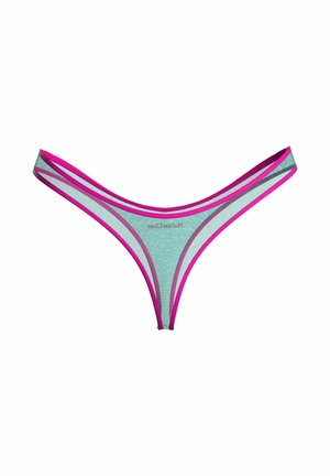 String bleu clair transparent avec bordure rose vif et double bretelles latérales, présenté sur un fond blanc.