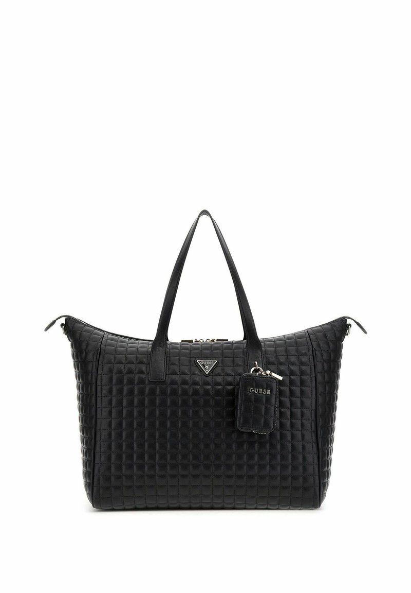 Sac tote noir en matériau matelassé avec deux poignées, fermeture éclair et un petit porte-clés détachable avec le logo de la marque.