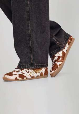 Ed Hardy, WOMENS LOW TOP TRAINER - Sneakers laag - brown   white