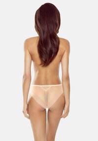 Hochgeschnittene, durchsichtige Netzpanties in Hautfarbe, mit Spitze verziert und einem glatten Bund, designed für Komfort und einen minimalistischen Look.