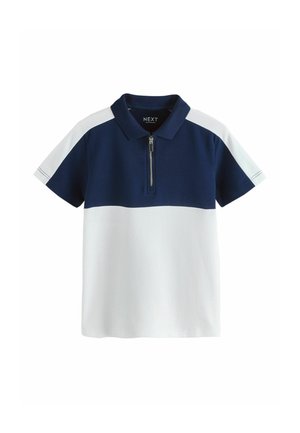 Poloshirt mit einem Marineblau-Weiß-Farbblockdesign, kurzen Ärmeln und einem Reißverschluss am Kragen. Hergestellt aus weichem Baumwollmaterial.