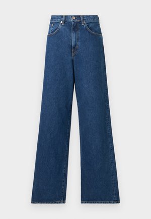 Brede blauwe denim jeans met een hoge tailleband, voorzien van riemlussen en voorzakken. De stof heeft een soepele textuur en minimale stiksels.