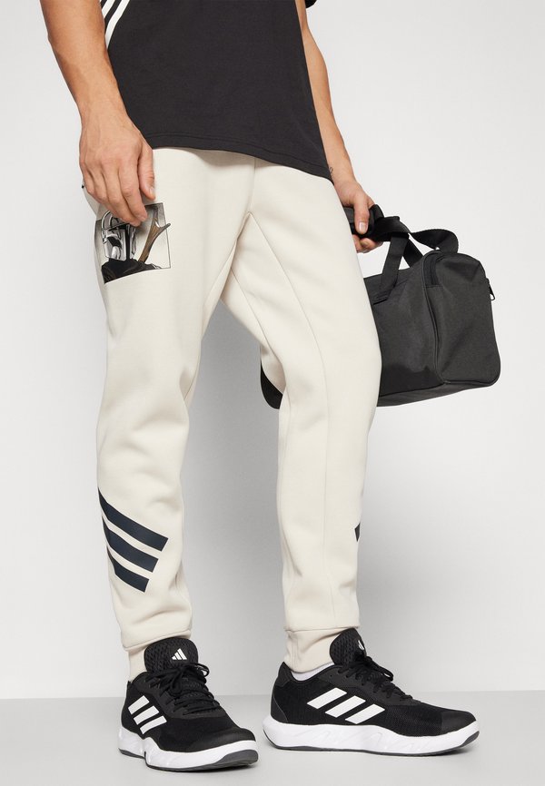 STAR WARS THE MANDALORIAN™ - Tracksuit bottoms4