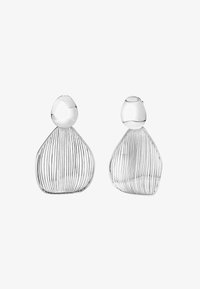 Niewybrane, silver-coloured