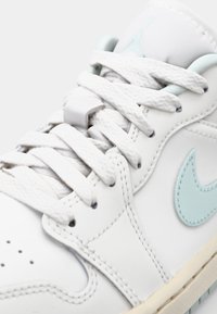 Jordan AIR JORDAN 1 LOW - Baskets basses - sail/igloo