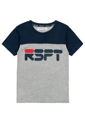T-shirt enfant à manches courtes avec partie supérieure bleu marine, partie inférieure grise, et "RSFT" imprimé en bleu marine et rouge sur le devant.