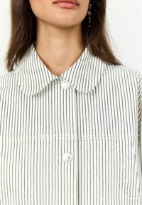 Levete Room LENNOX - Button-down blouse - star white combi