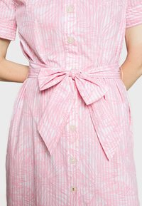 Tommy Hilfiger Robe chemise - light pink