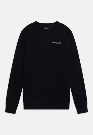 Felpa nera in cotone con scollatura rotonda e maniche lunghe. Presenta il testo bianco "LYLE & SCOTT" sul petto. Polsini e orlo a coste.
