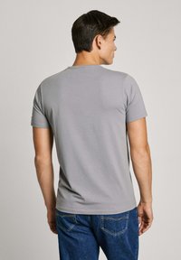 Thumbnail Image 3