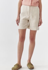 TATUUM ERIO - Rövidnadrágok - beige