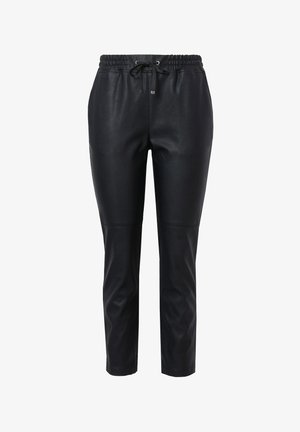 Mustat keinonahkahousut, joissa on joustava vyötärö, nyöri ja kapeneva lahkeiden muotoilu. Sileä pinta, ei näkyviä taskuja tai kiinnikkeitä.