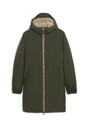 Veste rembourrée vert olive avec fermeture éclair sur le devant, capuche et doublure en fausse fourrure beige. Elle dispose de poignets élastiques et de deux poches latérales.