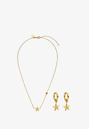 Schmuckset in goldfarben, bestehend aus einer Kette mit einem Seestern-Anhänger und passenden Seestern-Ohrringen. Die Kette hat eine zarte Kette und ein Akzentperle.